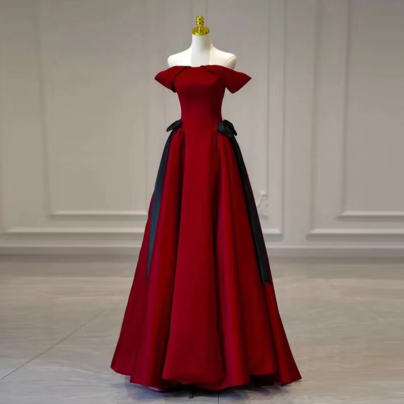 ชุดราตรี ชุดราตรีสวยหรู แบบ ทันสมัย Evening dress