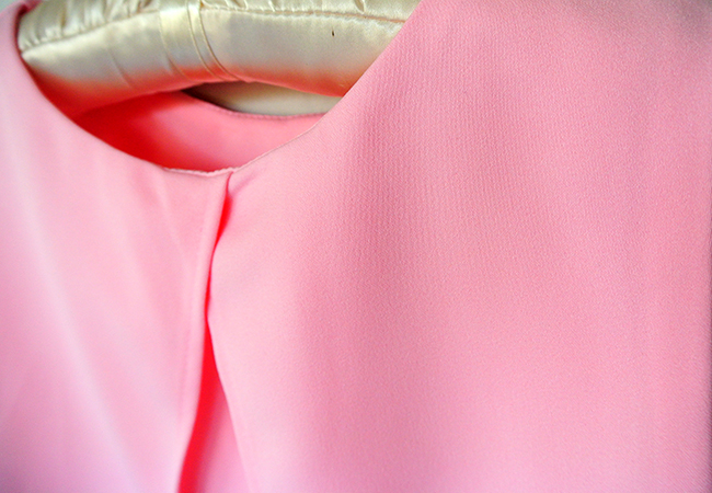 เสื้อแขนกุดฮานะโกะผ่าหลัง