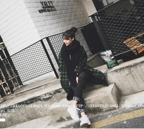 เสื้อโค้ทกันหนาว สไตล์เกาหลี ตัวโคล่ง สีเขียวดำ ลายเก๋ๆ ผ้าวูลเนื้อละเอียด อยู่ทรง ไม่หนามากงานดี บุซับในกันลม พร้อมส่งเลยจ้า same pic