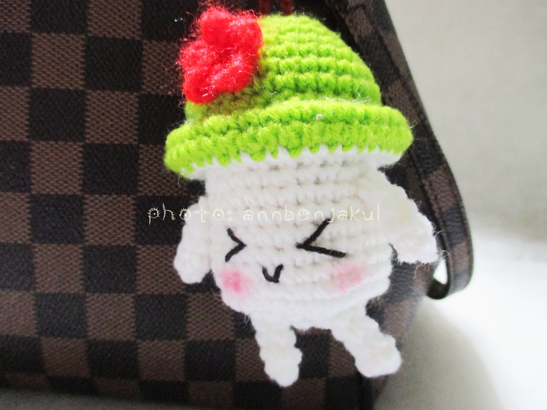 ที่ห้อยกระเป๋าเห็ดถักสีเขียว