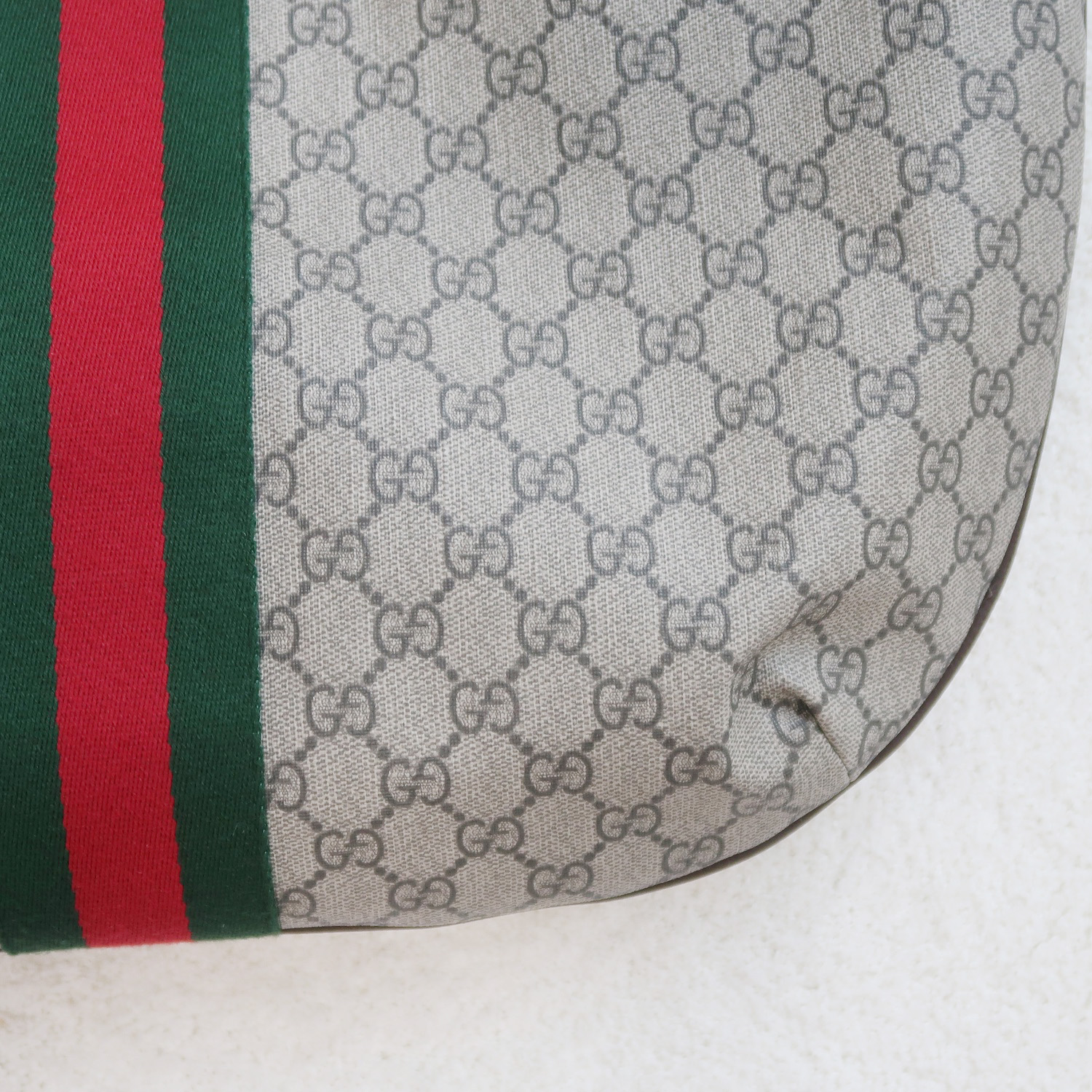 Gucci GG Ophidia Medium Zip Messenger Bag