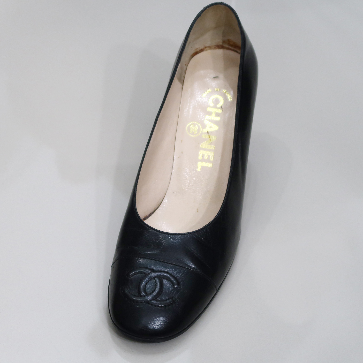 Chanel Black Calf Leather Cap Toe Pumps Size 38.5