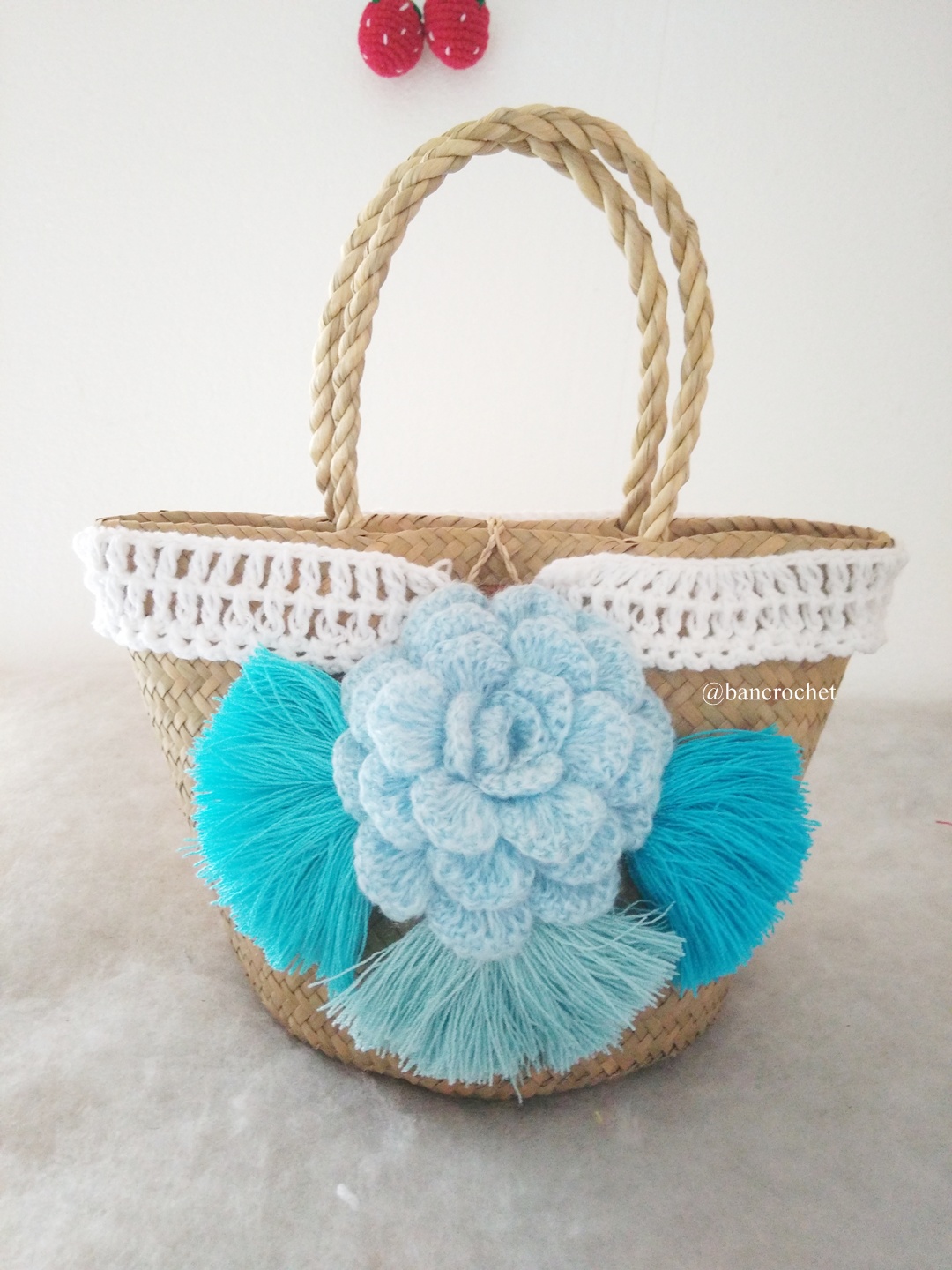 กระเป๋าสานกระจูดประดับดอกไม้ grajood basket weave bags ธรรมชาติ 7*10*7*12 นิ้ว