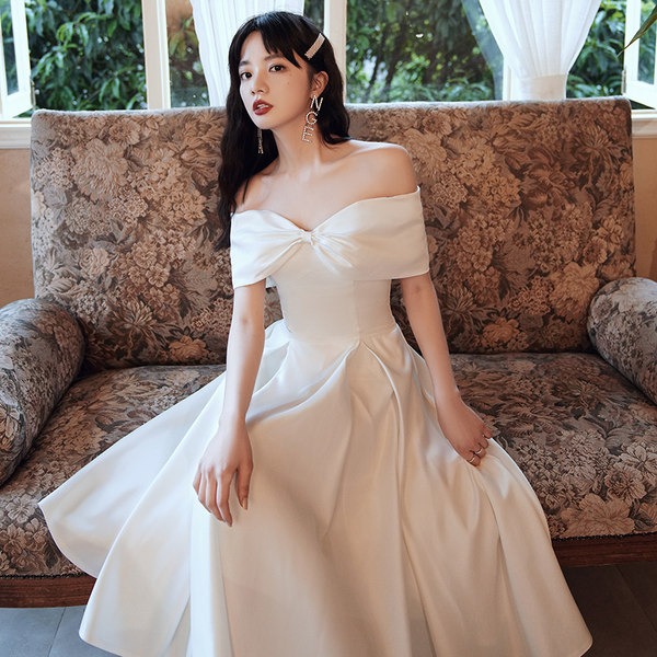 ชุดราตรี ชุดราตรีสวยหรู แบบ ทันสมัย Evening dress
