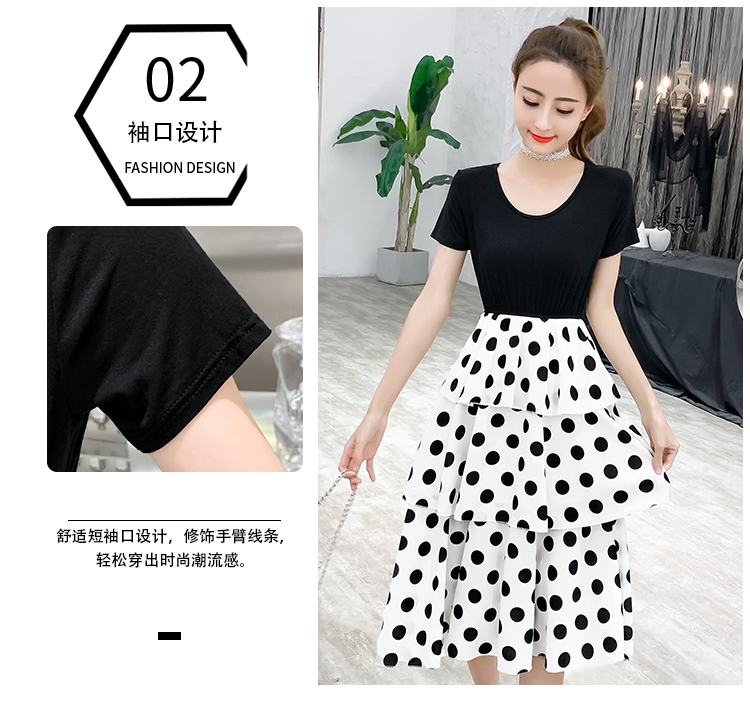 Dress4693 เดรสยาวทรงขนมชั้นไซส์ใหญ่ ด้านบนเป็นผ้าคอตตอนยืดหยุ่นสีพื้นดำตัดต่อกระโปรงเอวยางยืดต่อระบายเป็นชั้นๆ ผ้าไมโครเนื้อดี งานน่ารักใส่เที่ยวชิลด์ๆ หรือวันสบายๆ ก็น่ารักดูดี มีติดตู้ไว้ใส่ได้เรื่อยๆ มี 2 สี ดำ, ขาว
