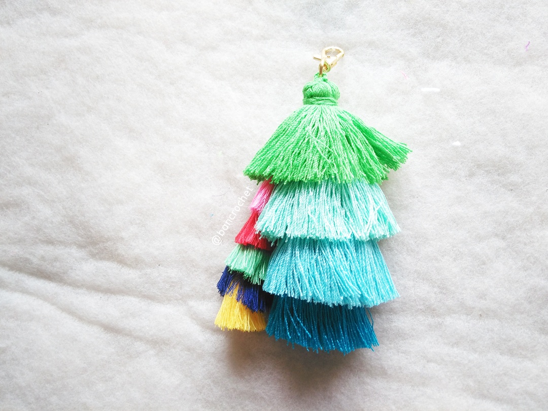 Bancrochet พวงกุญแจพู่ห้อยกระเป๋า tassels pompoms keychains หลากสี 5.5-6นิ้ว