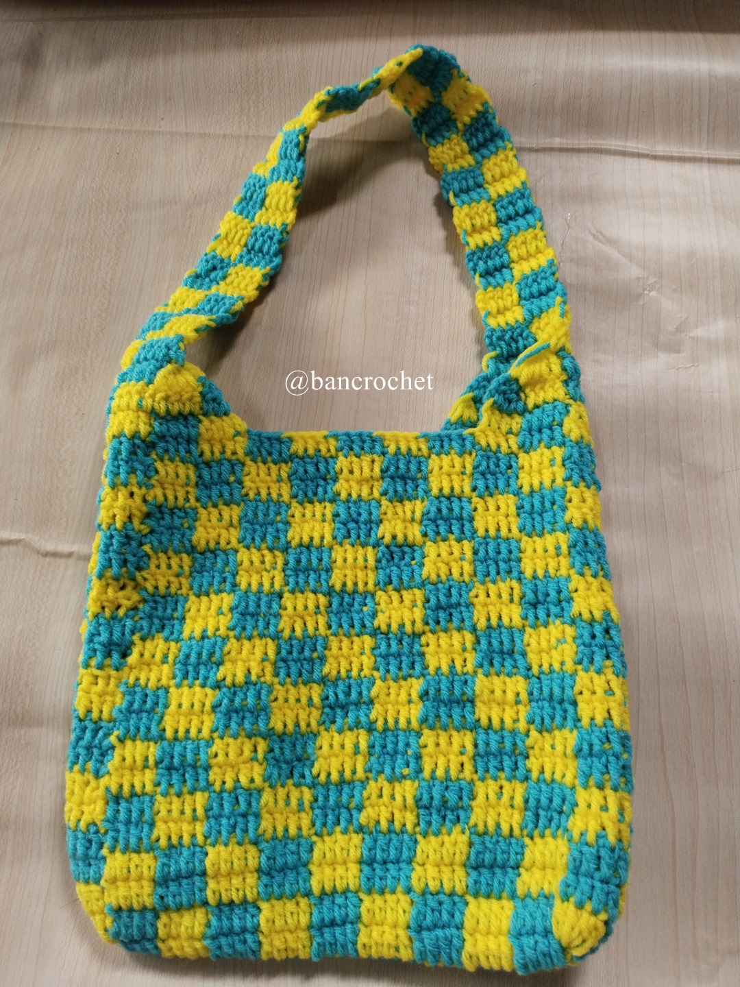 Bancrochet กระเป๋าถักลายตาราง Crochet Bag หลากสี 20*20 cm