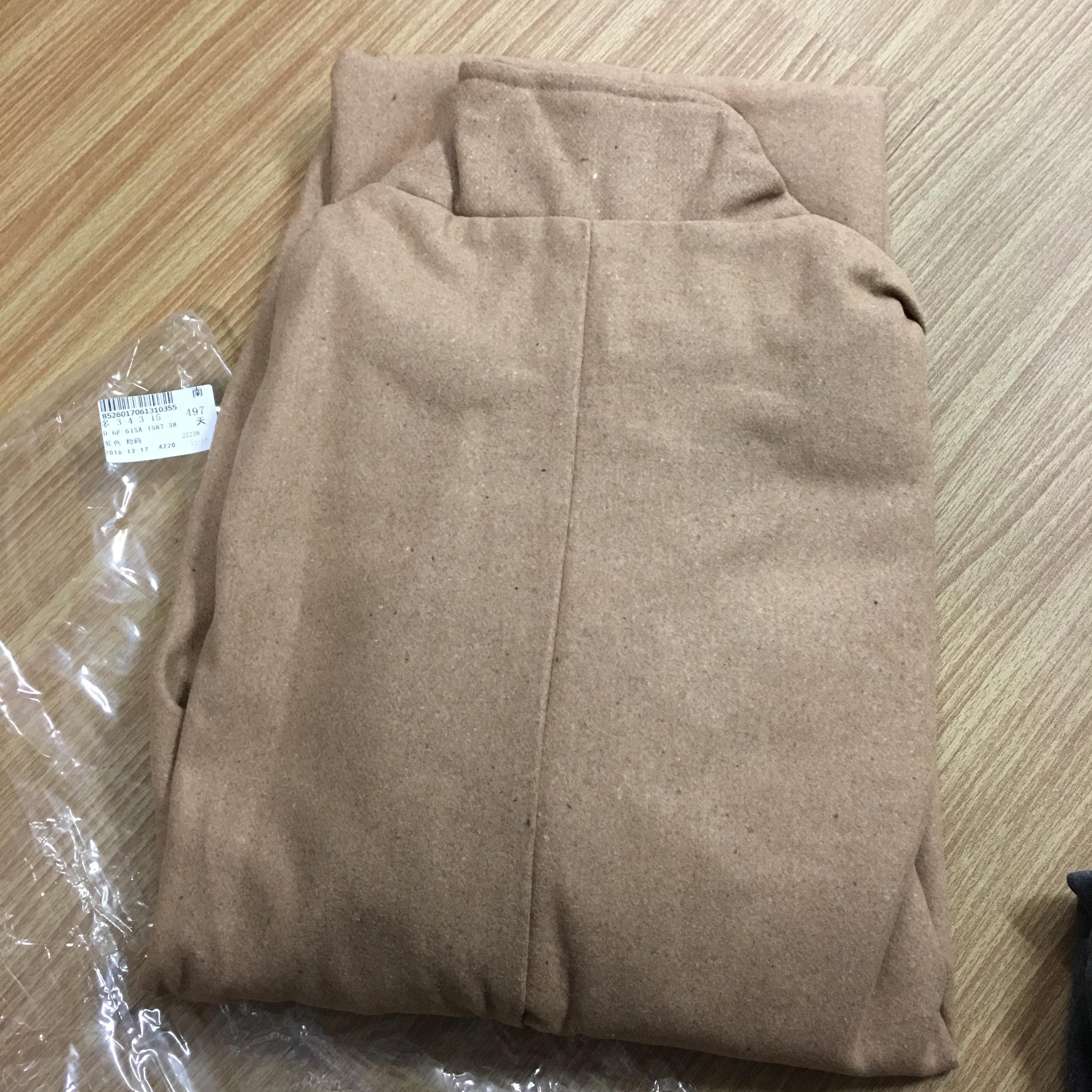 เสื้อโค้ททรงสวย แบบผู้ดี ผ้าวูลผสม เนื้อไม่หนา บุซับในกันลม จะใส่คลุม หรือใส่เป็นเสื้อโค้ทปกติก็เก๋ค่า สำเนา สีน้ำตาล,สีเทา