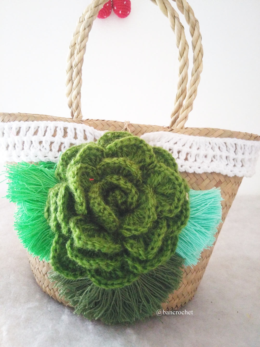 กระเป๋าสานกระจูดประดับดอกไม้ grajood basket weave bags ธรรมชาติ 7*10*7*12 นิ้ว