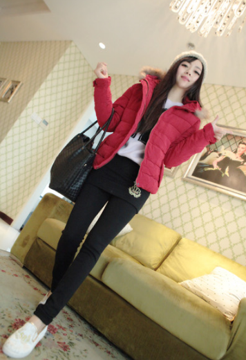 เสื้อกันหนาวฮู้ดดี้ แต่งขนเฟลอรอบฮู้ด น่ารัก ผ้าดีนิ่มมากๆ กันหนาวได้ดีเลยค่ะ พร้อมส่ง สีแดง แดง