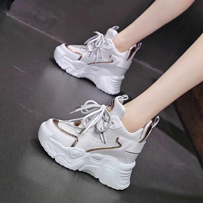 รองเท้าผ้าใบเสริมส้นสูง ไซต์35-39 สนใจทักแชท ฟรีค่าส่ง!