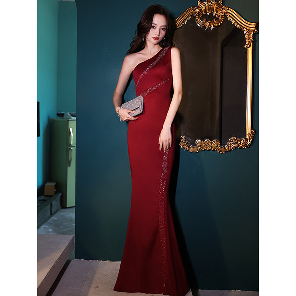 ชุดราตรี ชุดราตรีสวยหรู แบบ ทันสมัย Evening dress