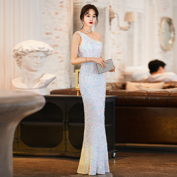ชุดราตรี ชุดราตรีสวยหรู แบบ ทันสมัย Evening dress