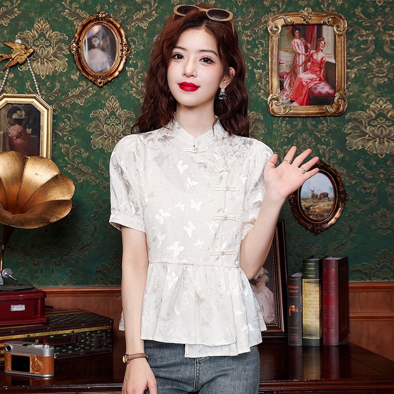 เสื้อเชิ้ตผู้หญิงใส่ทํางาน 390 บาทต่อชิ้น ฟรีค่าจัดส่ง
