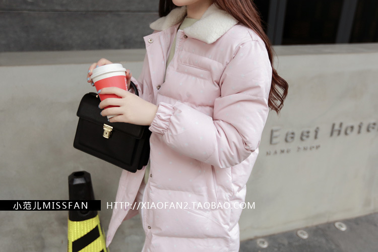 เสื้อกันหนาว สีชมพูลายจุด หวานๆ แต่งผ้าขนแกะที่คอปกเสื้อ ผ้าร่มเนื้อดีกันลม ซิปหน้า+กระดุม น่ารัก เกาหลีมากๆ พร้อมส่งเลยจ้า ชมพูอ่อน ลายจุดขาว