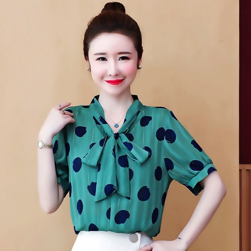 Blouse3883 เสื้อชีฟองลายวงกลมกราฟฟิคสีเขียว ทรงคอวีแต่งโบว์ผูก แขนตุ๊กตา ผ้าชีฟองเนื้อดีนุ่มมีน้ำหนักทิ้งตัวใส่สบาย งานสวยแมทช์ง่าย ใส่กับอะไรก็เข้า ใส่เที่ยว/ใส่ทำงานได้