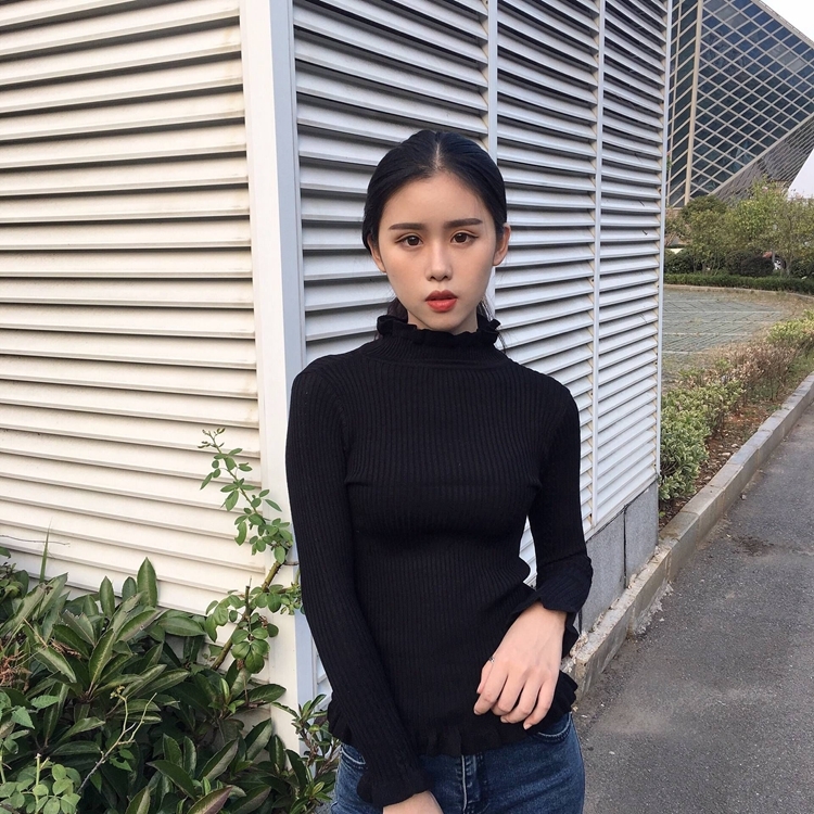 สีดำ : เสื้อไหมพรมคอเต่า ผ้านุ่ม แต่งช่วงปลายคอ แขน ชายเสื้อ ผ้าร่องมี texture ในตัว งานดี ยืดได้เยอะ