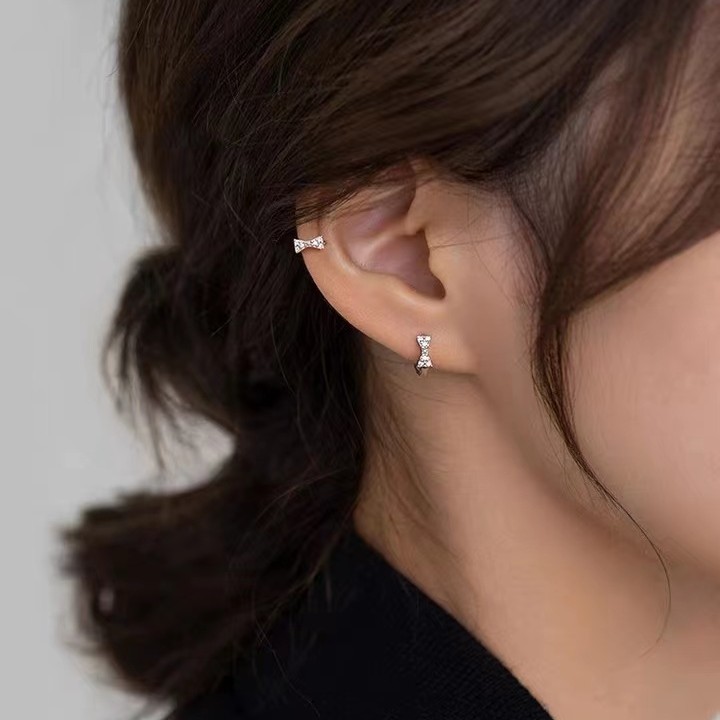 ต่างหูเงินแท้ S925 รุ่น Blooming ต่างหูห่วงเล็กโบว์ เพชร CZ สูง 9mm เงินแท้ทั้งชิ้น Silver925 ต่างหูผู้หญิง ตุ้มหูเงินแฟชั่น
