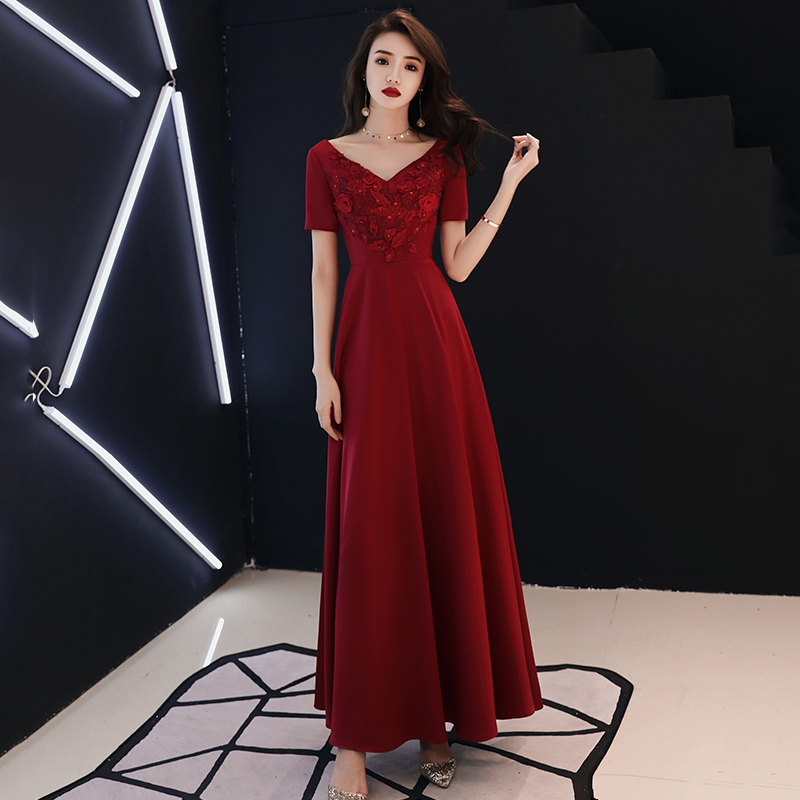 ชุดราตรี ชุดราตรีสวยหรู แบบ ทันสมัย Evening dress