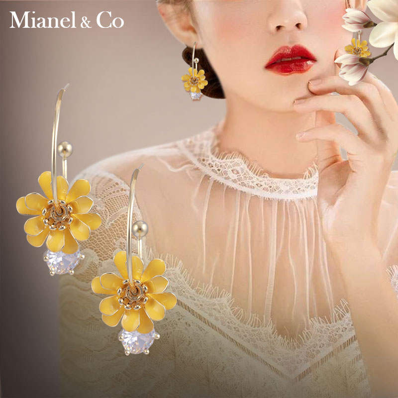 ต่างหู ตุ้มหูแฟชั่น By Mianel &Co