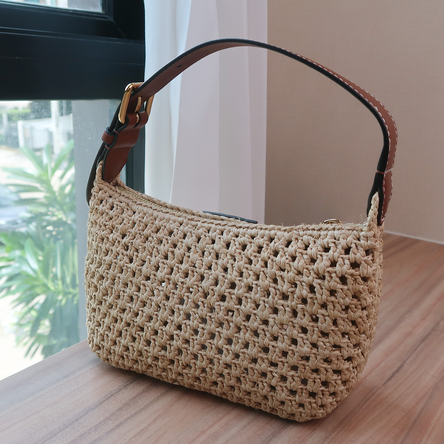 LV Natural Tan Raffia Hills Pochette (พารากอน 8 วัน)