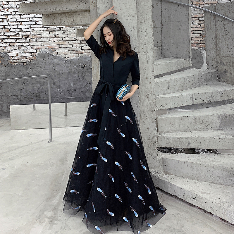 ชุดราตรี ชุดราตรีสวยหรู แบบ ทันสมัย Evening dress