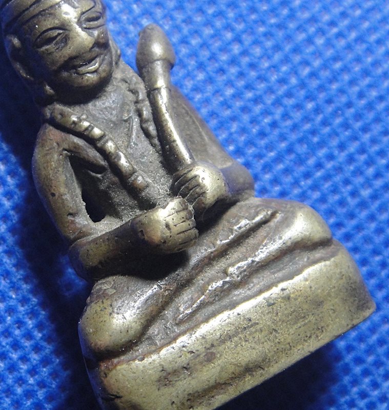 หลวงพ่ออิ่มวัดหัวเขา สุพรรณบุรี