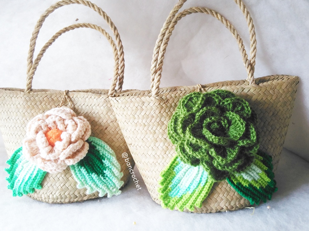 กระเป๋ากระจูดสาน ประดับกุหลาบสีเบจ ขนาด 7*7 นิ้ว basket weave bags ธรรมชาติ