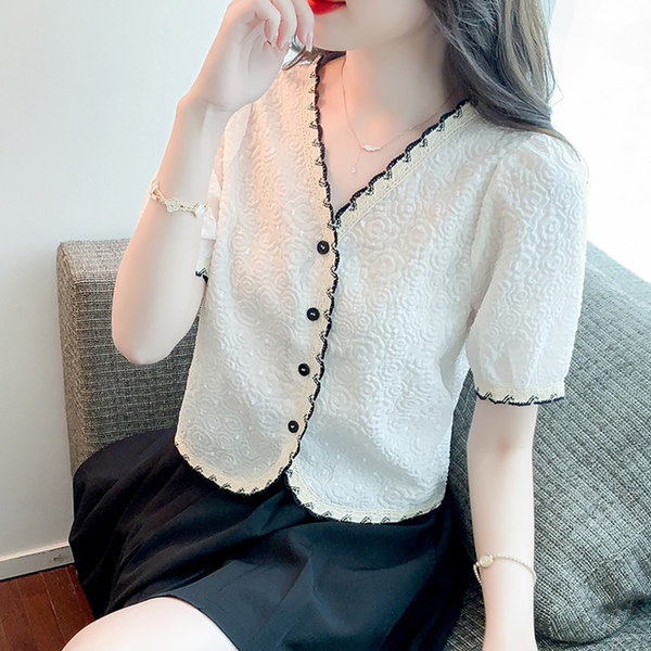 เสื้อลูกไม้ แขนสั้น