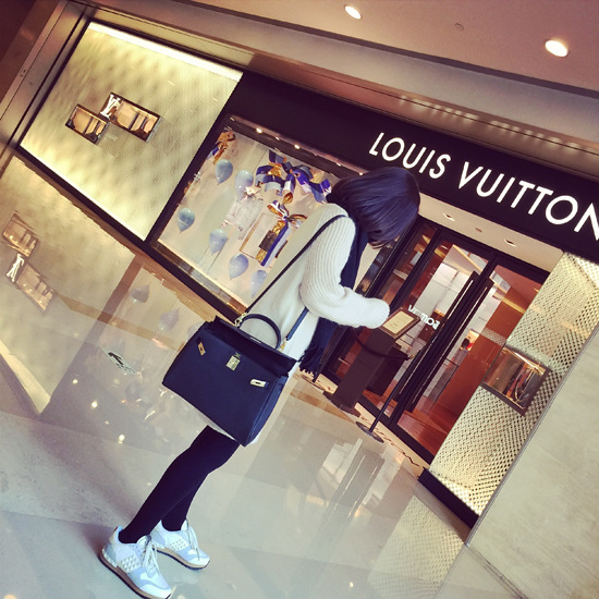 ยาว 26 นิ้ว Sweater เสื้อไหมพรมถักตัวยาว สีครีม ใส่ตัวเดี๋ยวได้เลยเก๋ๆ ยืดได้เยอะ ครีม