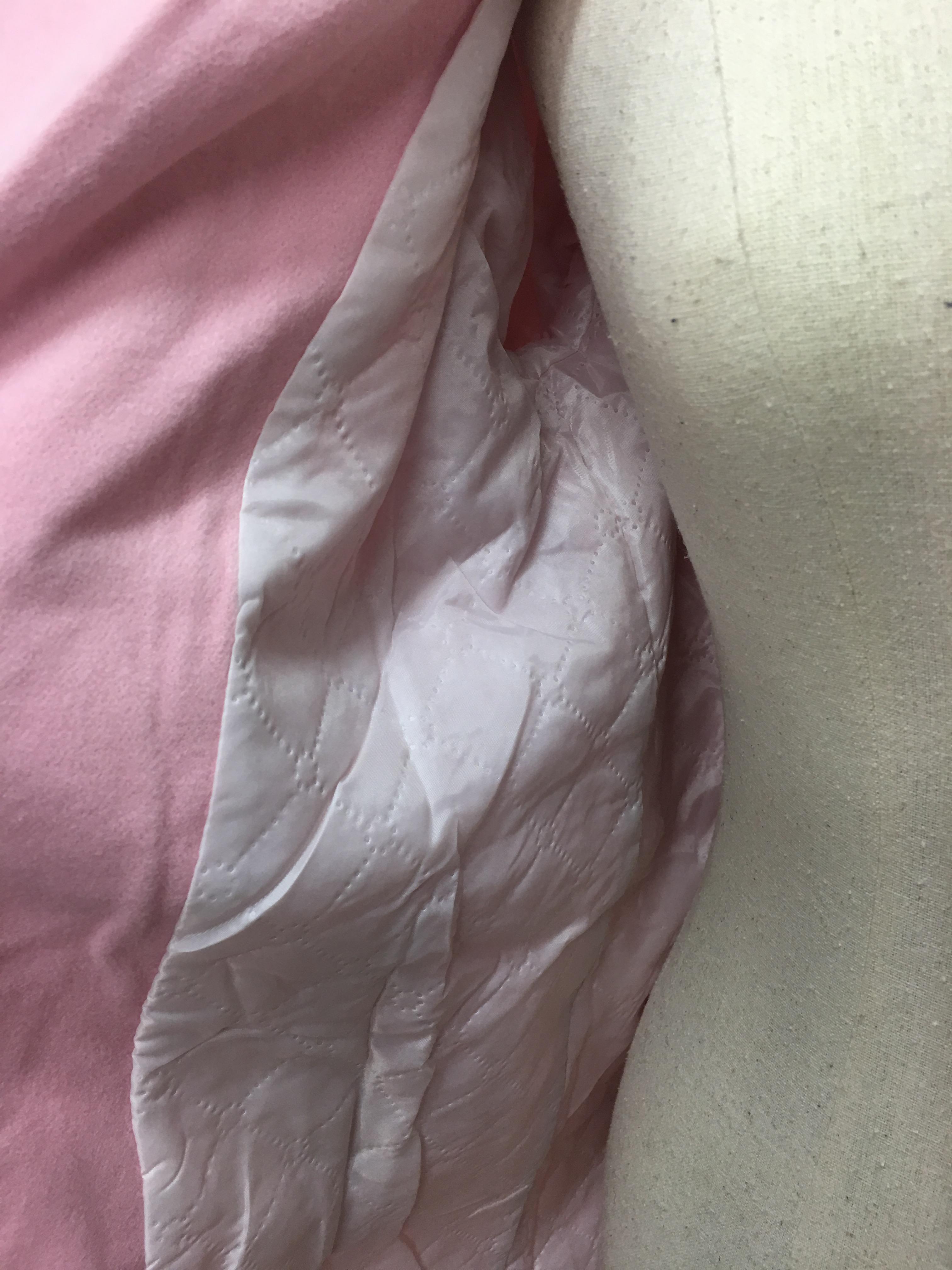 เสื้อโค้ทกันหนาว ทรงสวย ผ้าสำลีผสมสักกะหลาด เนื้อเบา นุ่ม เป็นทรง บุซับในกันลม พร้อมส่งจ้า สีชมพู,เทา กดเลือกด้านล่างได้เลยค่า