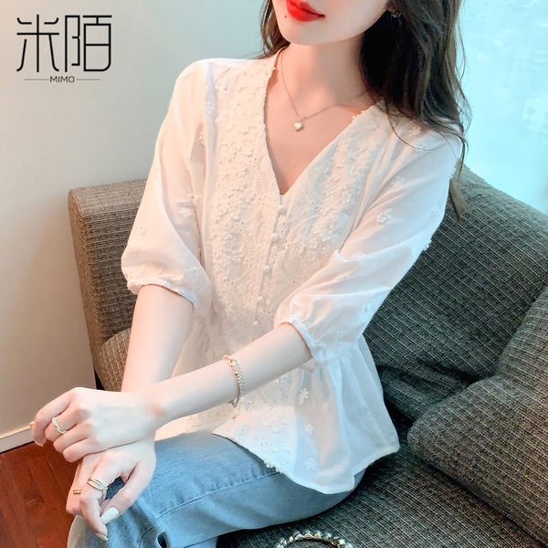 เสื้อลูกไม้ แขนสั้น