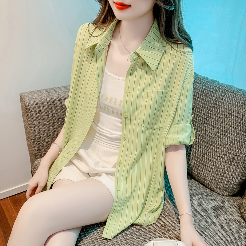 เสื้อเชิ้ตผู้หญิงใส่ทํางาน 390 บาทต่อชิ้น ฟรีค่าจัดส่ง