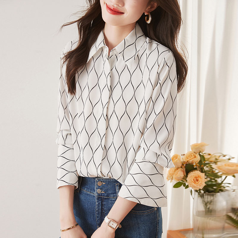 เสื้อเชิ้ตผู้หญิงแขนยาว เสื้อเชิ้ตผู้หญิงใส่ทํางาน 390 บาทต่อชิ้น ฟรีค่าจัดส่ง