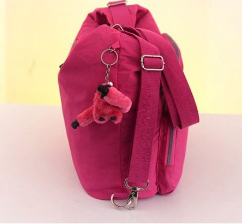 กระเป๋าสะพายข้างผู้หญิง กระเป๋าผ้าไนลอน กันน้ำ อย่างดี ดีไซน์สวย มีหลายสี กระเป๋าใส่ Ipad ได้ สีฟ้า ชมพู ม่วง แดง เขียว สวยเก๋ ค่ะ 431424