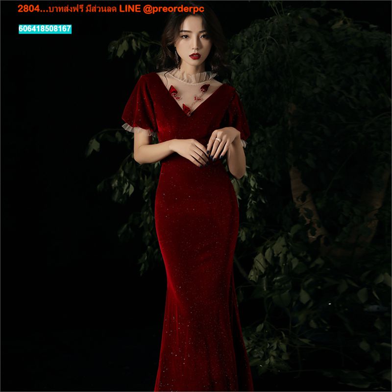 เดรสราตรียาว ลุคเจ้าหญิงสีแดง