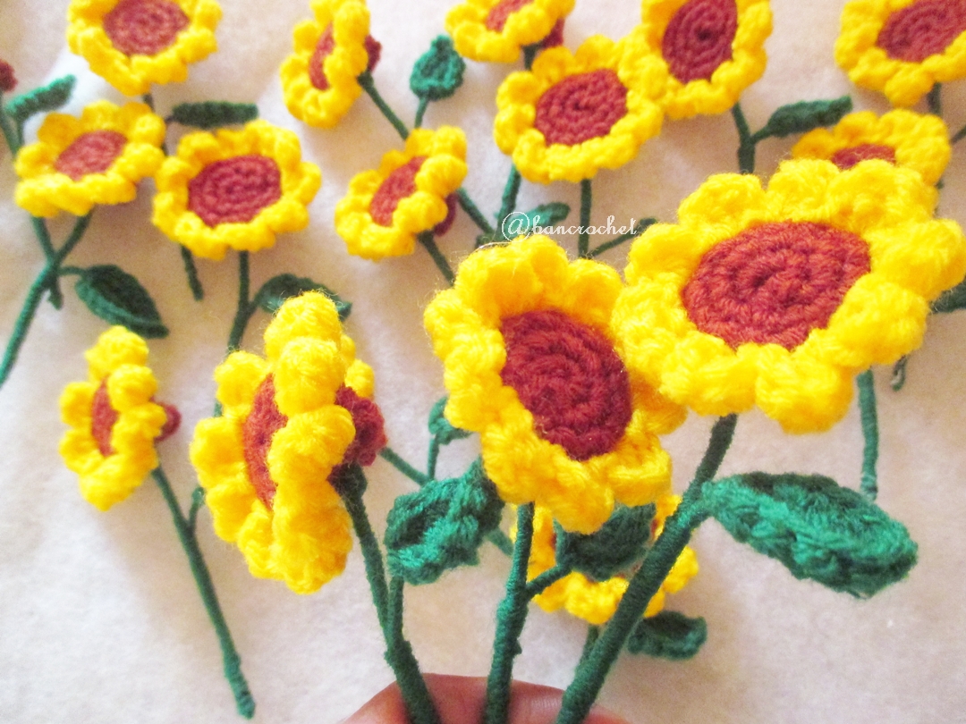 ทานตะวันถักโครเชต์ Crochet Sunflowers