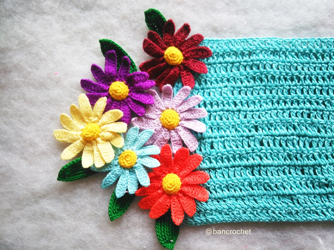 ผ้าปูโตีะถักโครเชต์ Crochet table runner สีฟ้า 28*8 นิ้ว
