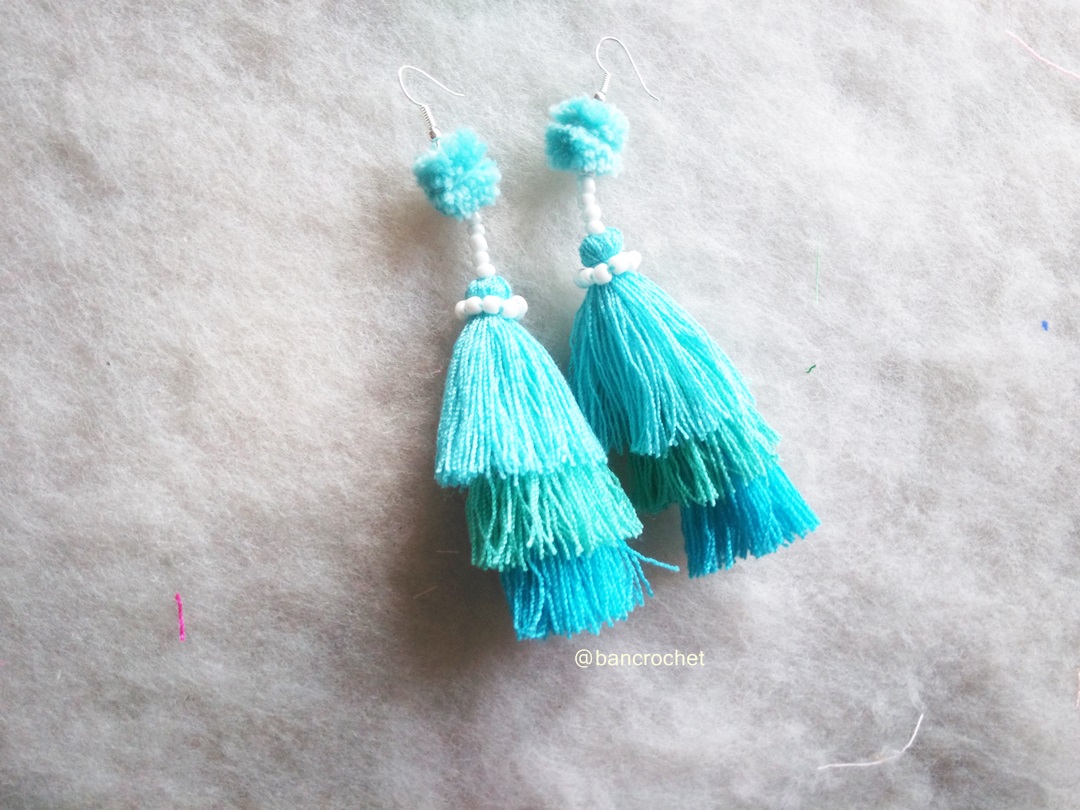 Bancrochet ต่างหูถักโครเชต์ crochet earrings สีฟ้า 5 นิ้ว