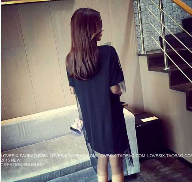 เดรส ผ้าตาข่าย แนวๆ มี 2 ชิ้นนะคะ เสื้อตัวในสกรีนลาย ตัวนอกผ้าตาข่ายอีกชั้น สีขาว/สีดำ