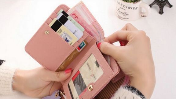 กระเป๋าสตางค์ผู้หญิง ใบสั้น โลโก้แมวน้อย พร้อม ป้ายห้อยรูปแมว คนรักแมว พลาดไม่ได้นะคะ กระเป๋าสตางค์ใบสั้น น่ารัก ๆ สไตล์ ญี่ปุ่น 474810_1