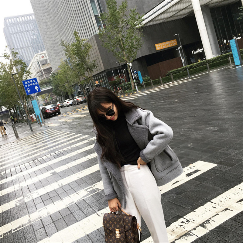 เสื้อกันหนาว สีเทาเข้ม เนื้อผ้าคล้ายๆหนังกลับ+กำมะหยี่ แต่งขนแกะด้านใน ดูดี อุ่นนนน แบบเก๋สุดๆ พร้อมส่ง งานตามแบบ