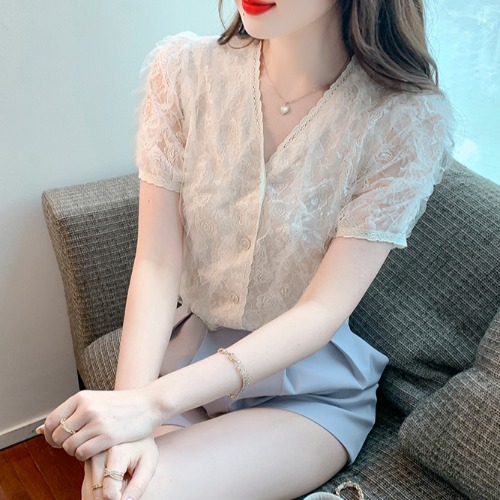 เสื้อลูกไม้ แขนสั้น