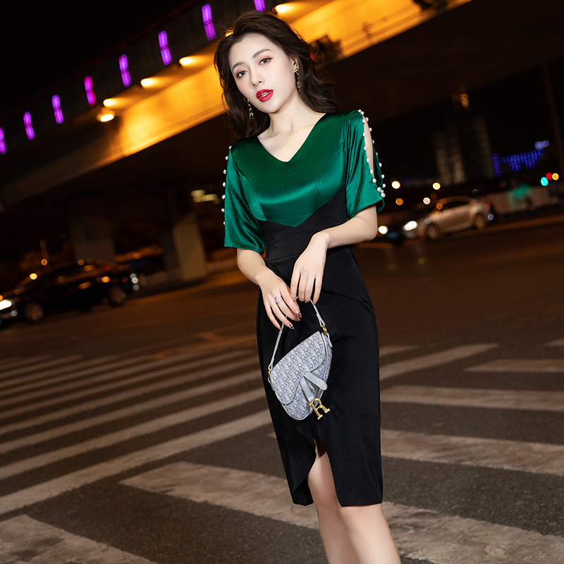 ชุดราตรี ชุดราตรีสวยหรู แบบ ทันสมัย Evening dress