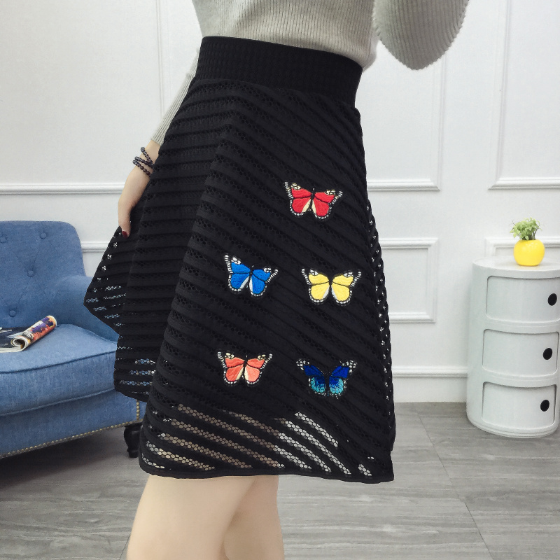 Skirt340 กระโปรงบานซิปหลังมีซับในผ้าตาข่ายเนื้อหนาสวยสีดำ งานแต่งรูปผีเสื้อ 3D เก๋ๆ แบบไม่ซ้ำใคร งานสวยแมทช์กับเสื้อทรงไหนก็น่ารัก