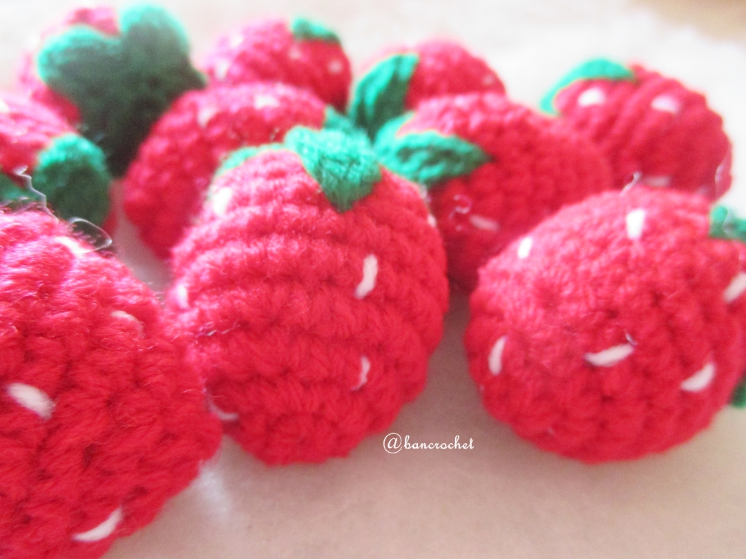 สตรอเบอรี่ถักโครเชต์ strawberry fruit crochet