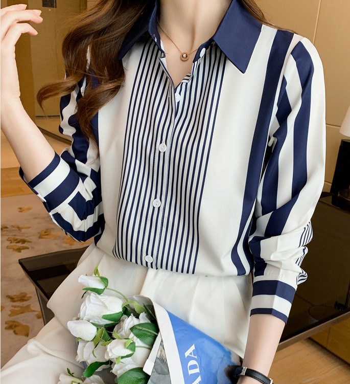 เสื้อเชิ้ตผู้หญิง ใส่ทำงาน เสื้อเชิ้ต คอปก แขนยาว ลายตรง สีขาว กรม เสื้อ เชิ้ต สวย ๆ ใส่ทำงาน 141001