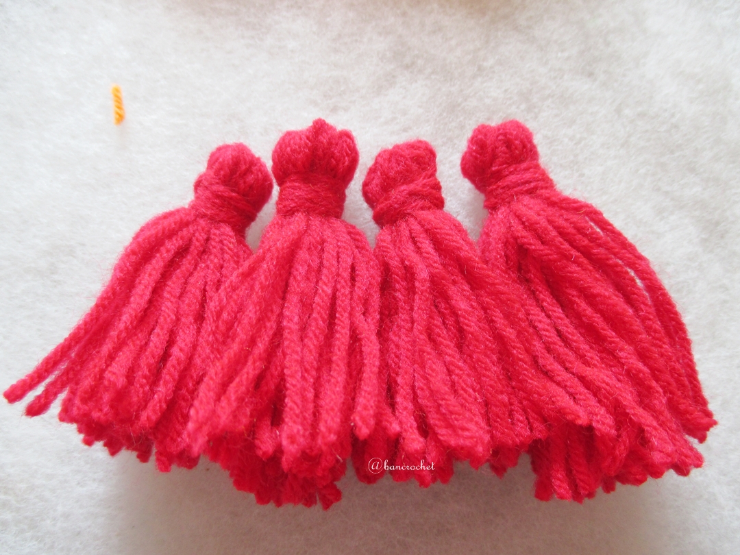 พู่สีแดงโครเชต์ ไหมพรม 4 ply red tassel crochet acrylic yarn 4 ply