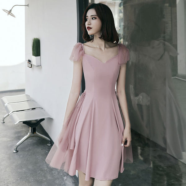 ชุดราตรี ชุดราตรีสวยหรู แบบ ทันสมัย Evening dress