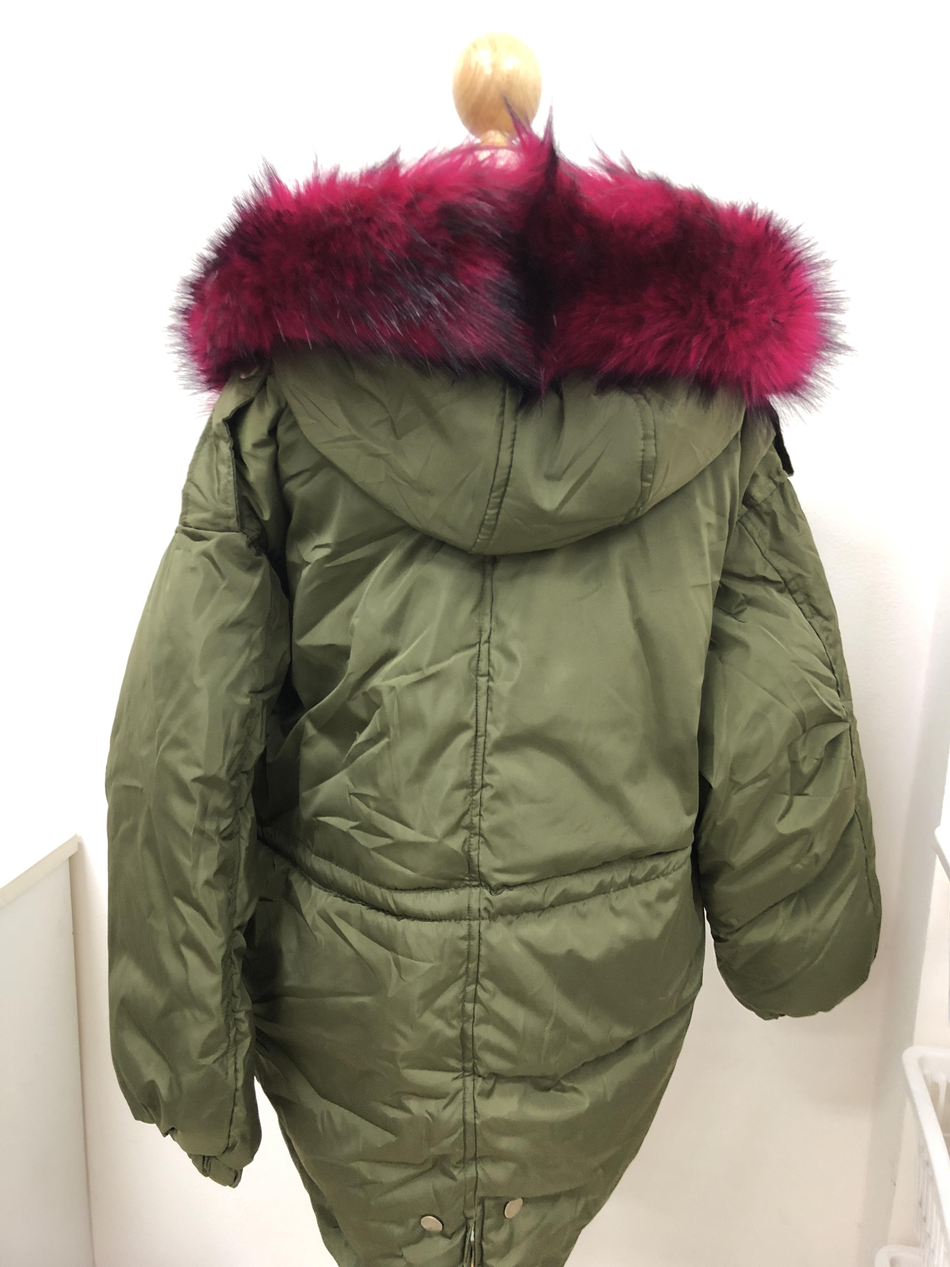 เสื้อกันหนาวฮู้ดดี้ แต่งเฟอร์หนาฟู งานเกรดดีเหมือนแบบ บุนวมหนา อุ่นมาก หิมะก็เอาอยู่ (ถอดขนถอดฮู้ดได้) ขาวฮู้ดชมพู